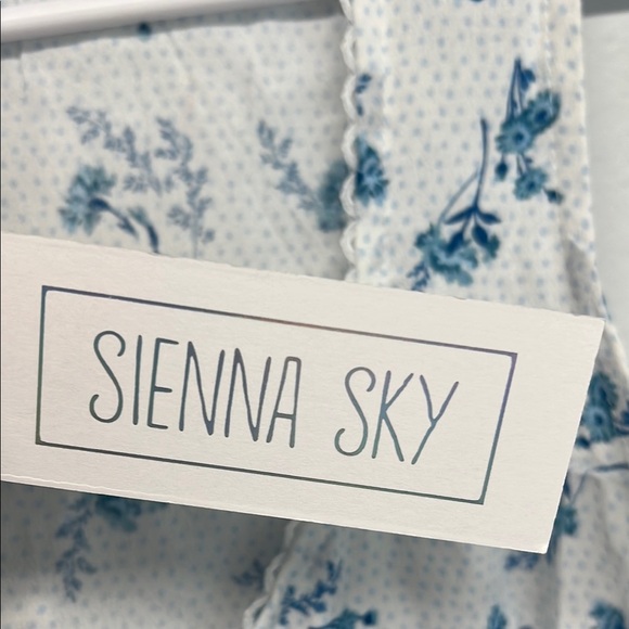 Sienna Sky Floral Print Front Tie Top - Picture 3 of 12